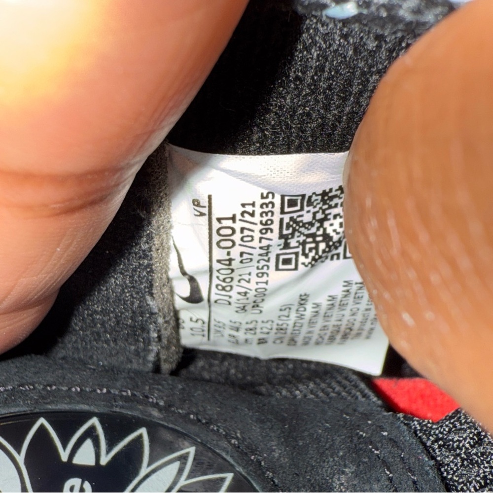 Size 10.5 - Nike Supreme x Air Zoom Flight 95 SP Black, DJ8604-001, With OG Box - Picture 10 of 13
